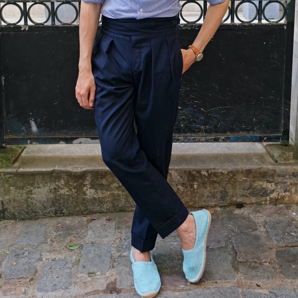 Les espadrilles Naturelles Cyan dans leur grand écrin naturel en feuille de palmier