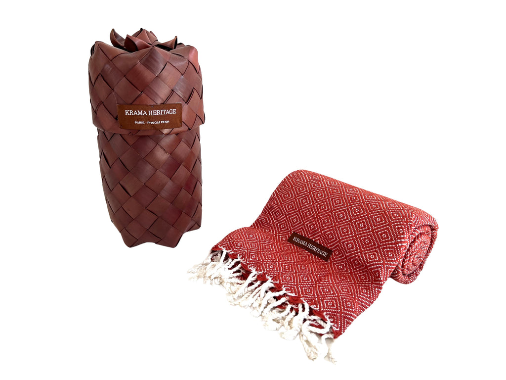 Le Krama Chaud Noisette dans son écrin en feuille de palmier - Femme