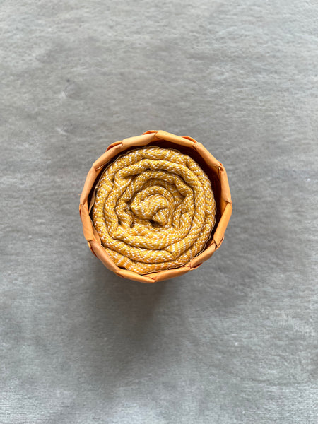 Le Krama Chaud Or dans son écrin en feuille de palmier - Homme