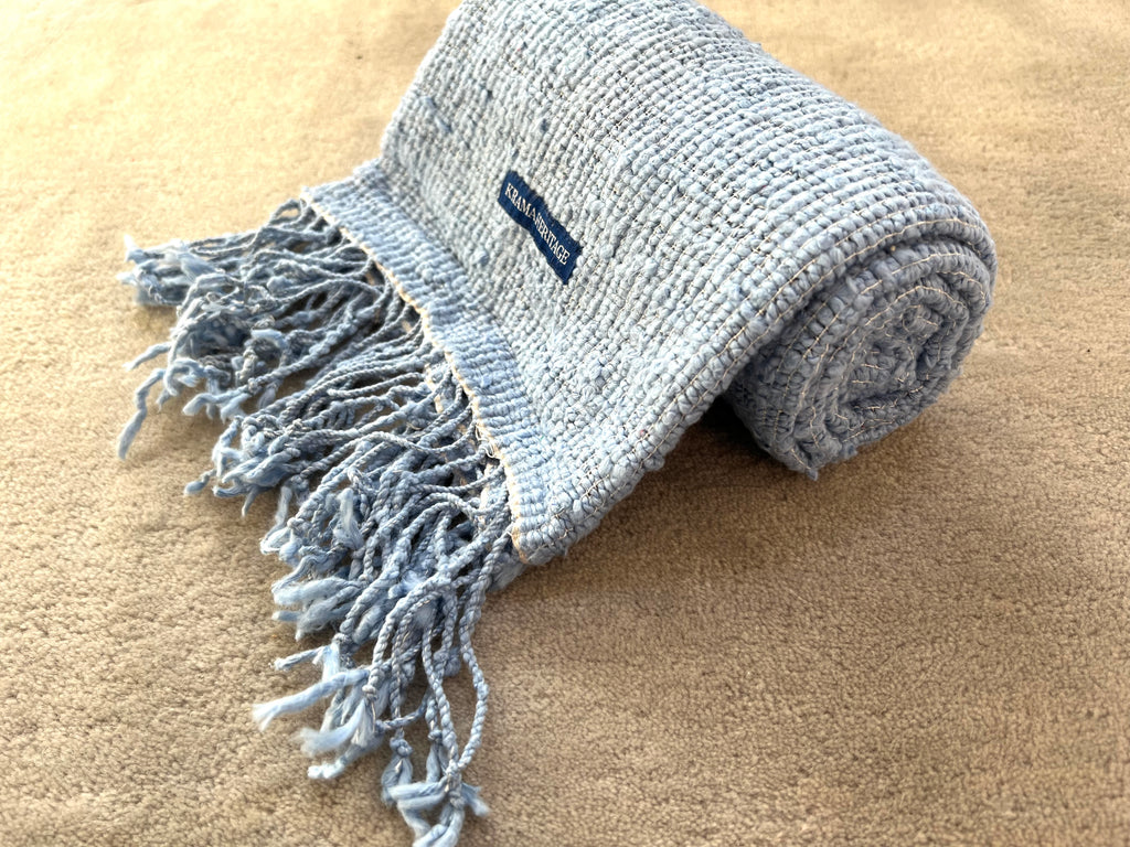 Le Krama Naturel Azur dans son écrin en feuille de palmier - Homme