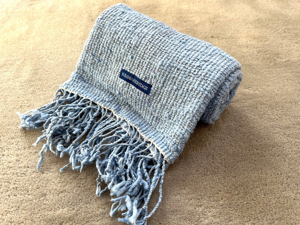 Le Krama Naturel Azur dans son écrin en feuille de palmier - Homme