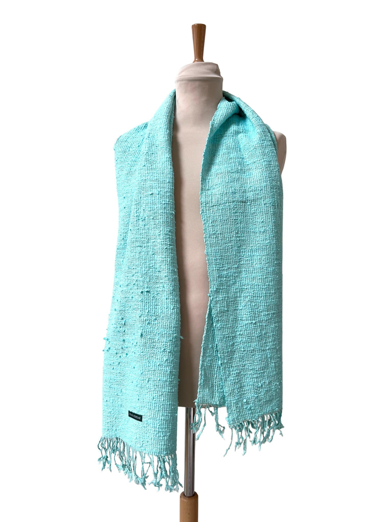 Le Krama Naturel Cyan dans son écrin en feuille de palmier - Homme