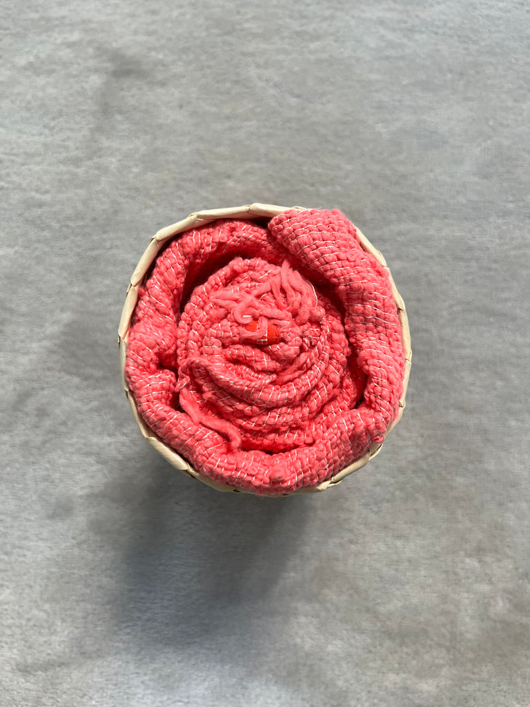 Le Krama Naturel Framboise dans son écrin en feuille de palmier - Femme