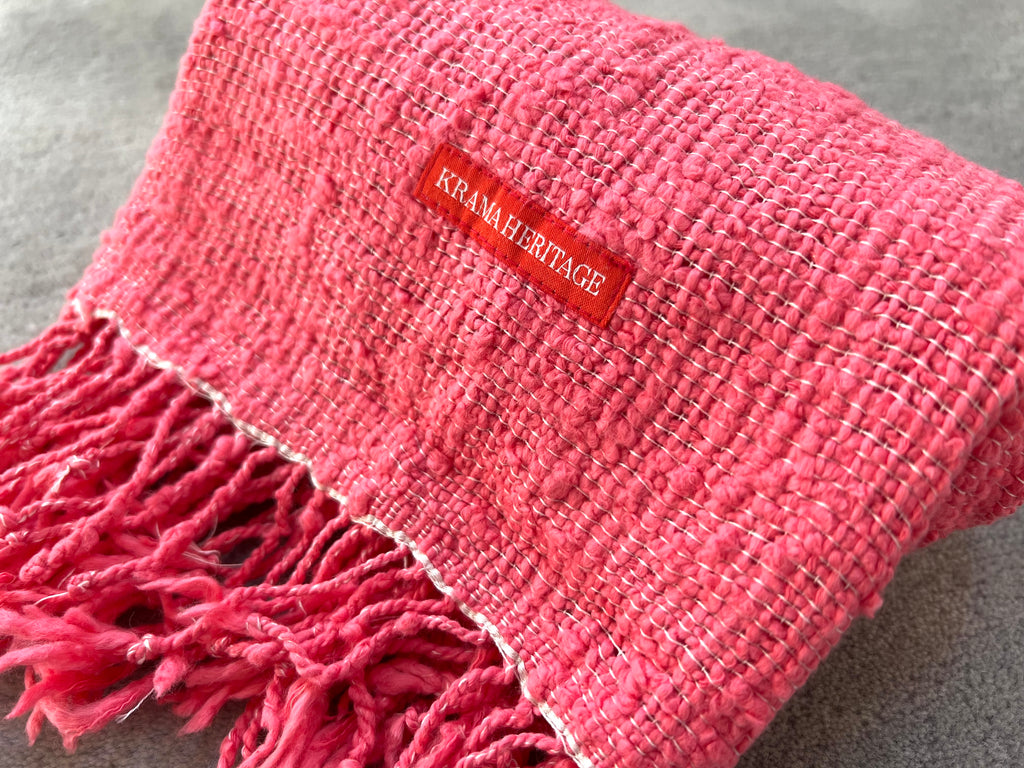 Le Krama Naturel Framboise dans son écrin en feuille de palmier - Homme