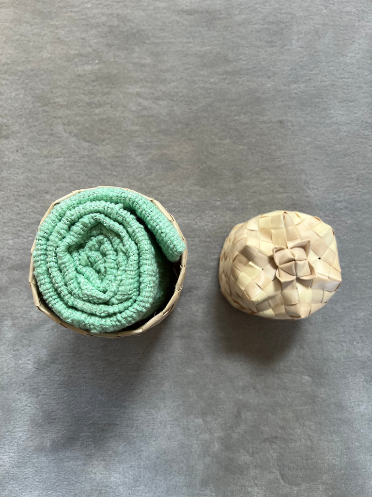 Le Krama Naturel Jade dans son écrin en feuille de palmier - Homme