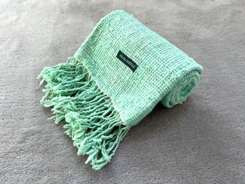 Le Krama Naturel Jade dans son écrin en feuille de palmier - Homme