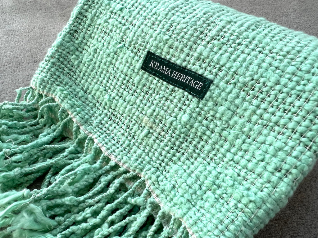 Le Krama Naturel Jade dans son écrin en feuille de palmier - Homme