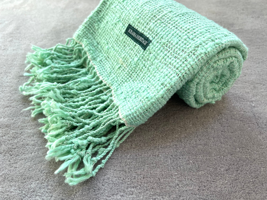 Le Krama Naturel Jade dans son écrin en feuille de palmier - Homme