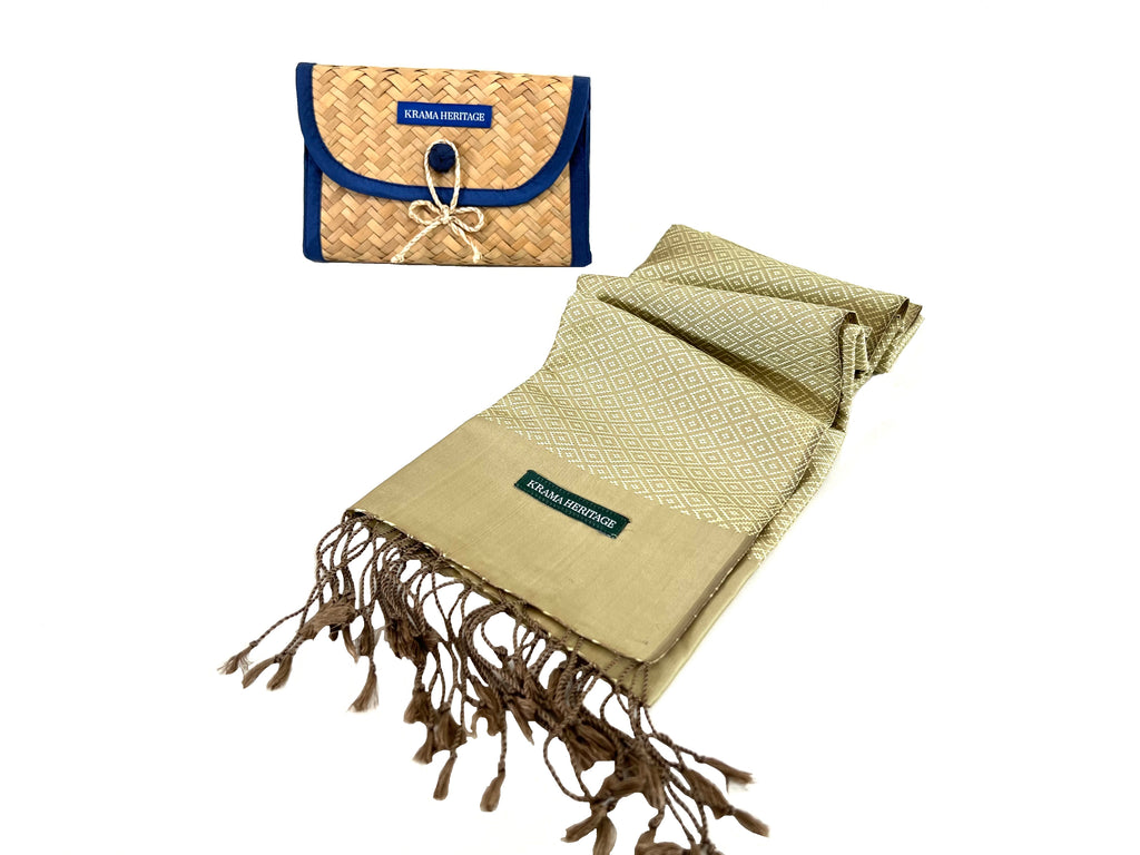 Le Krama Diamond Or dans son écrin en feuille de palmier - Femme