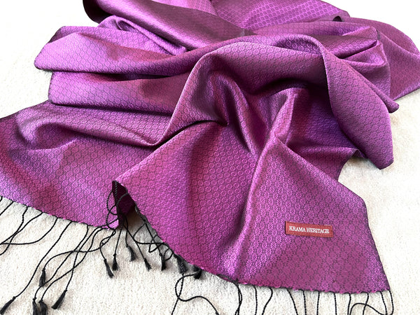 Le Krama Jasmin Améthyste dans son écrin en feuille de palmier - Femme