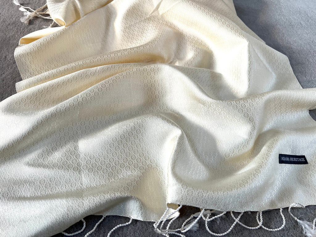 Le Krama Jasmin Perle dans son écrin en feuille de palmier - Homme