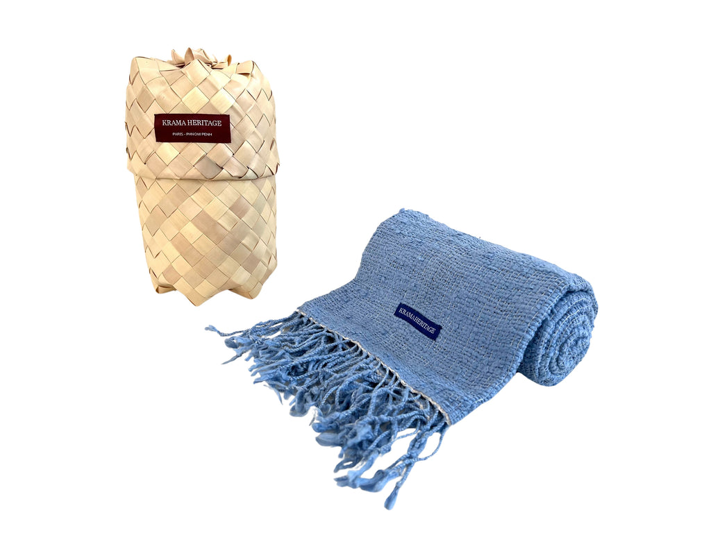 Le Krama Naturel Azur dans son écrin en feuille de palmier - Homme