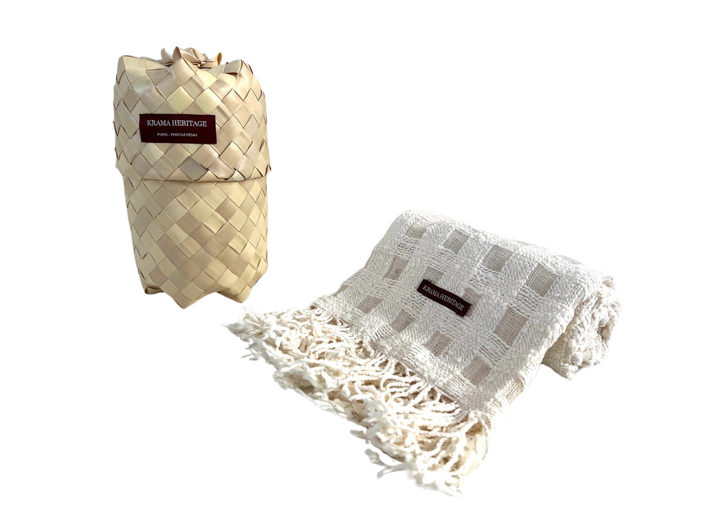 Le Krama Naturel Nuage dans son écrin en feuille de palmier - Femme