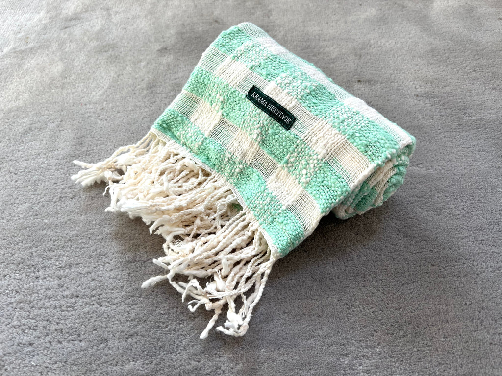 Le Krama Naturel Amande dans son écrin en feuille de palmier - Homme