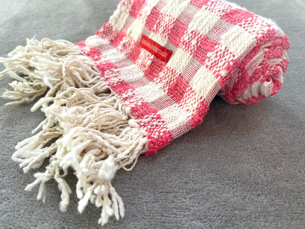 Le Krama Naturel Cerise dans son écrin en feuille de palmier - Homme