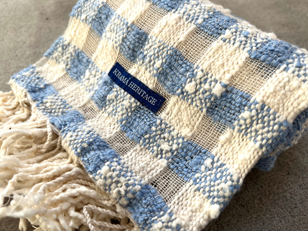 Le Krama Naturel Ciel dans son écrin en feuille de palmier - Homme