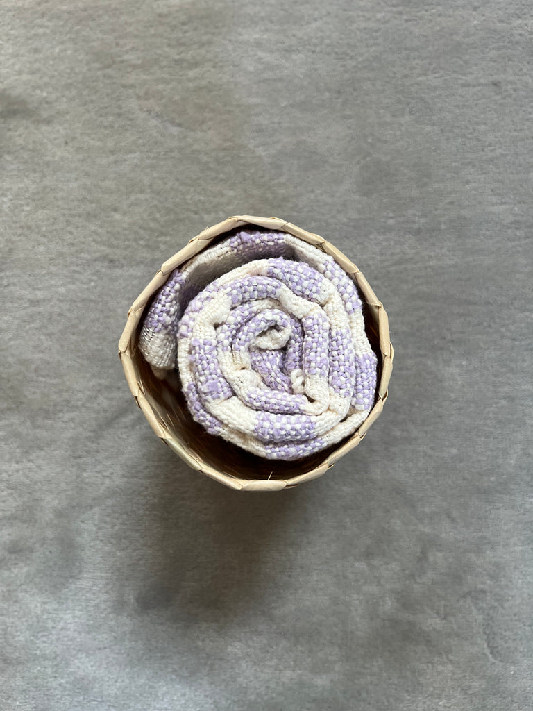 Le Krama Naturel Lilas dans son écrin en feuille de palmier - Homme