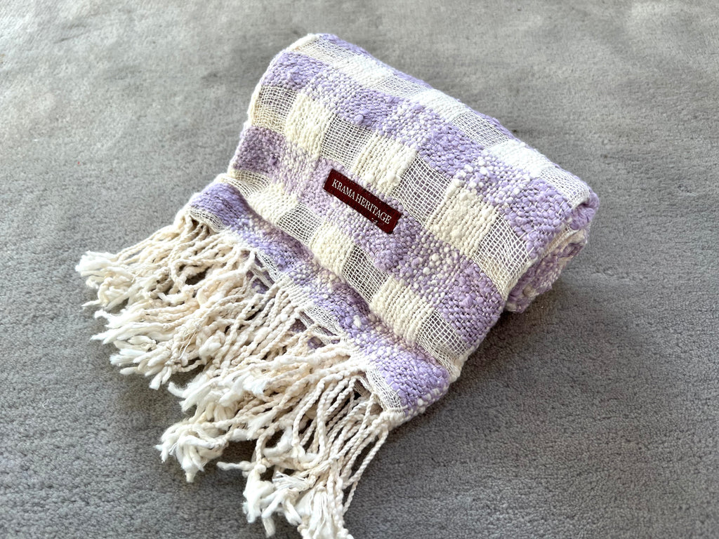 Le Krama Naturel Lilas dans son écrin en feuille de palmier - Femme