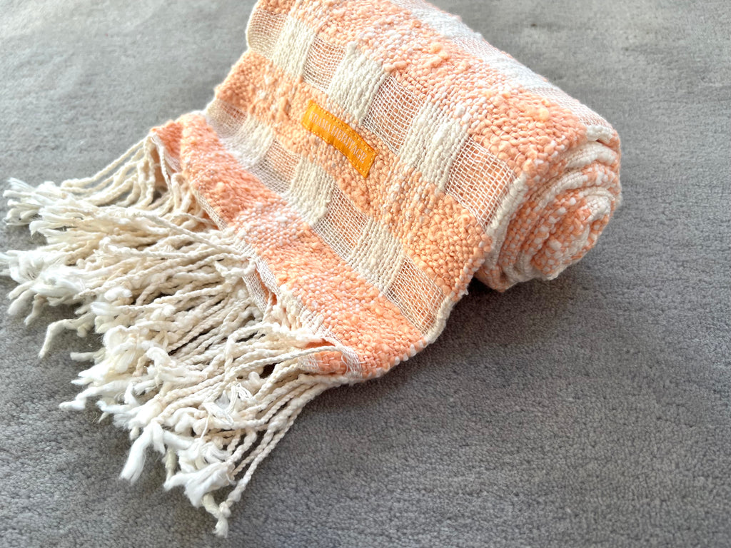 Le Krama Naturel Mandarine dans son écrin en feuille de palmier - Femme