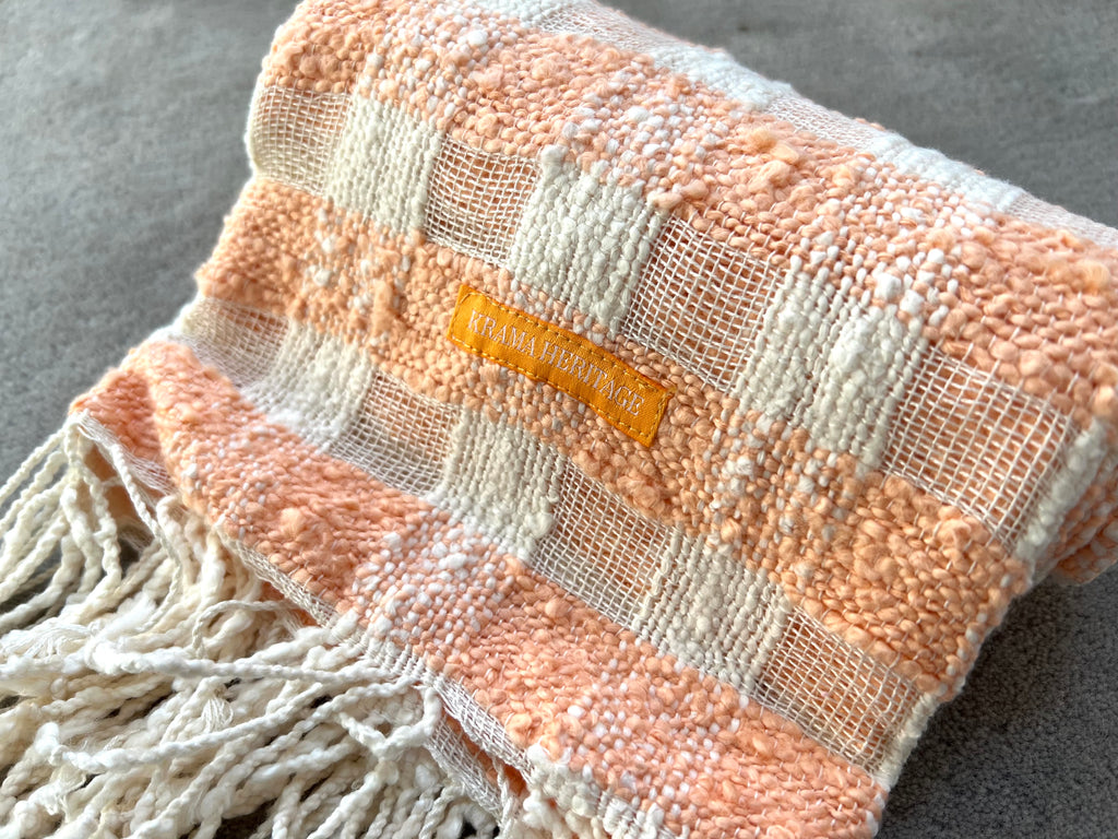 Le Krama Naturel Mandarine dans son écrin en feuille de palmier - Femme