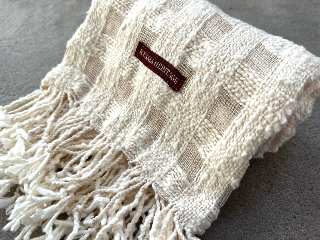 Le Krama Naturel Nuage dans son écrin en feuille de palmier - Femme