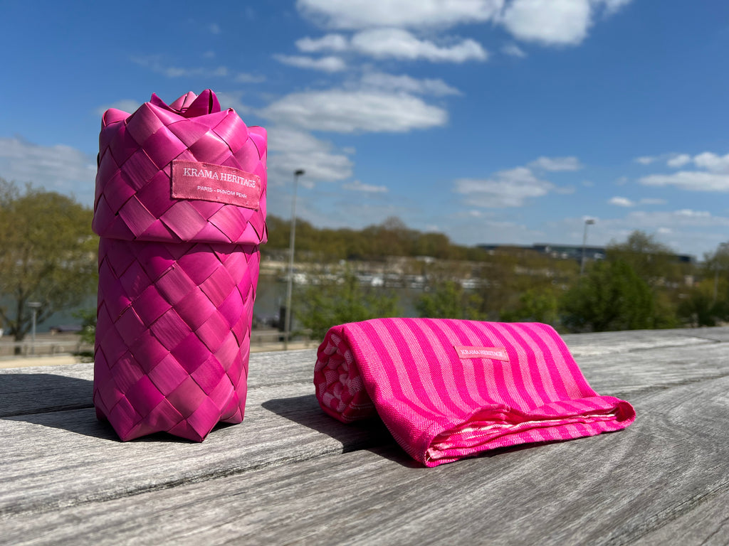 Le Krama Pop Rose 3 Tours dans son écrin en feuille de palmier - Homme