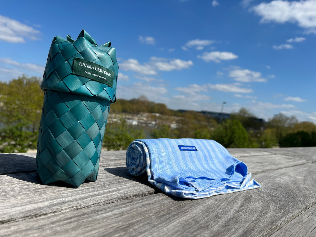 Le Krama Pop Turquoise 3 Tours dans son écrin en feuille de palmier - Homme