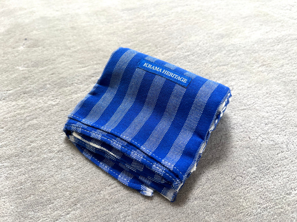 Le Krama Pop Bleu dans son écrin en feuille de palmier - Homme