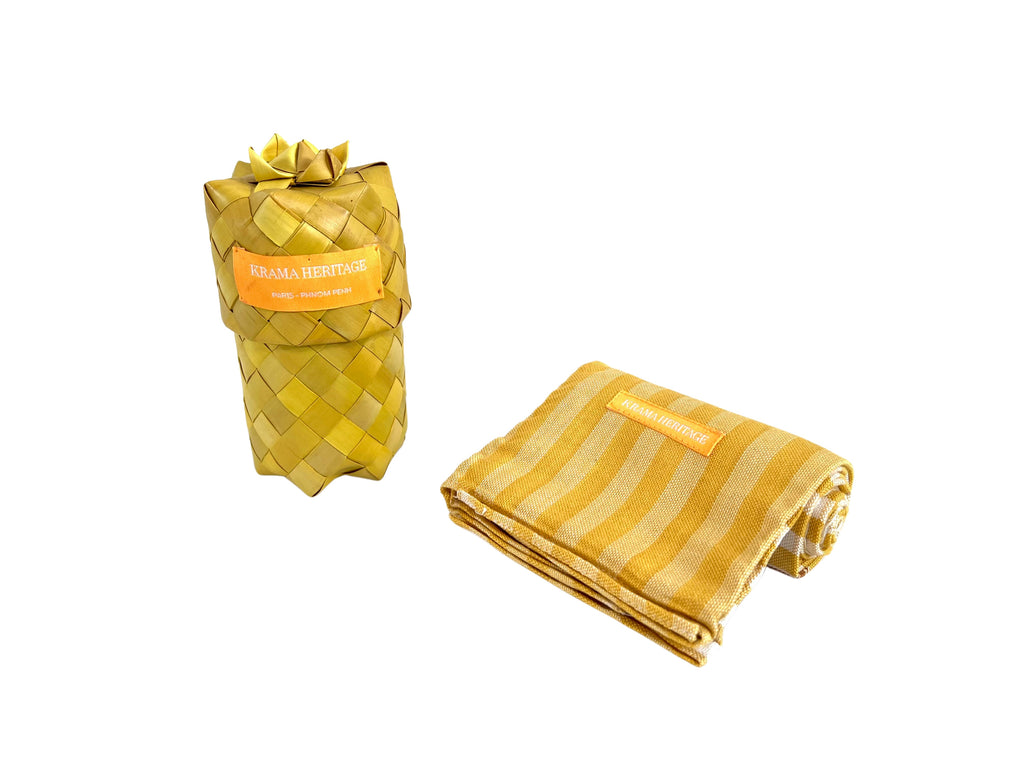 Le Krama Pop Jaune dans son écrin en feuille de palmier - Femme