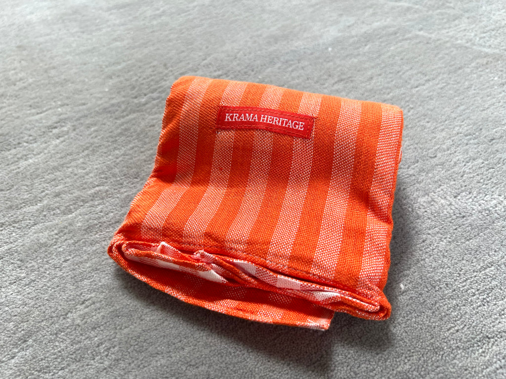 Le Krama Pop Orange dans son écrin en feuille de palmier - Homme
