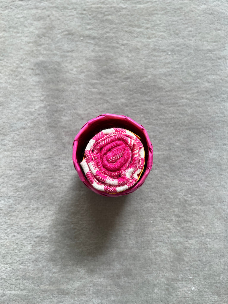 Le Krama Pop Rose dans son écrin en feuille de palmier - Homme