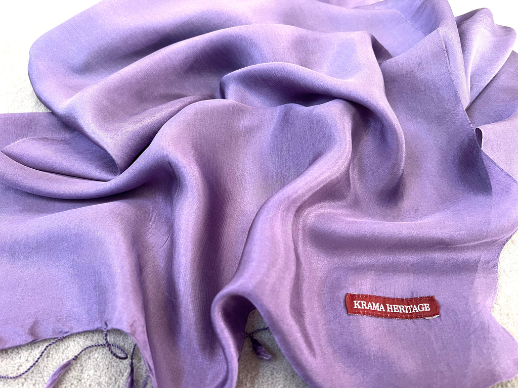 Le Krama Soyeux Améthyste dans son écrin en feuille de palmier - Homme