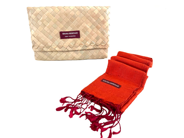 Le Krama Brut Orangé dans son écrin en feuille de palmier - Homme