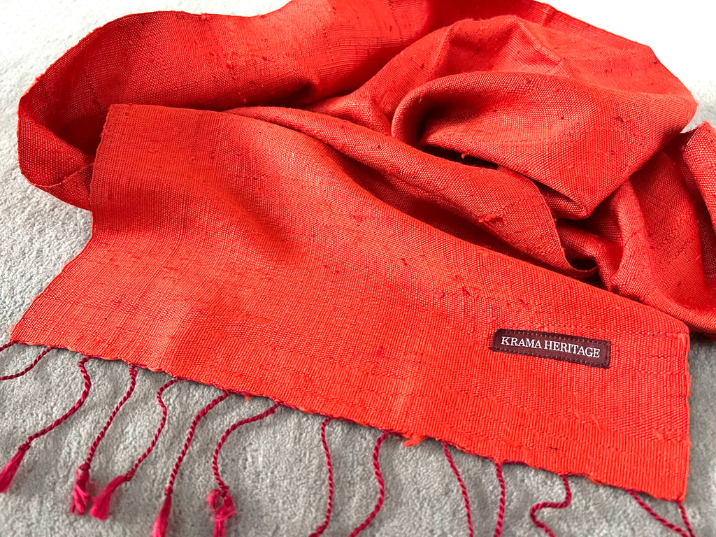 Le Krama Brut Orangé dans son écrin en feuille de palmier - Homme