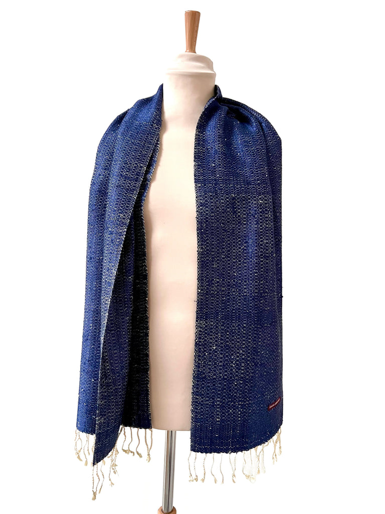 Le Krama Brut Royal Océan dans son écrin en feuille de palmier - Homme