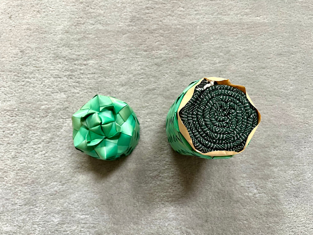 Le Petit Krama Chaud Vert Forêt dans son écrin en feuille de palmier - Homme