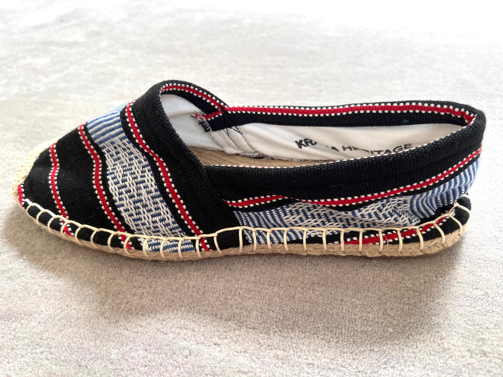 Les espadrilles Ratanakiri Réglisse