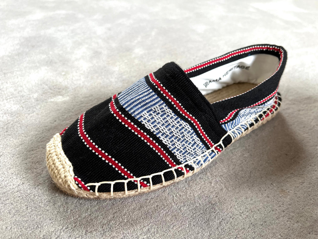 Les espadrilles Ratanakiri Réglisse