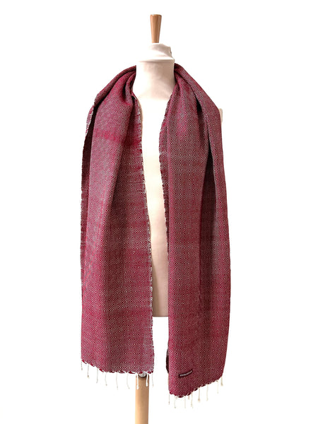 Le Grand Krama Chaud Bordeaux dans son écrin en feuille de palmier - Homme