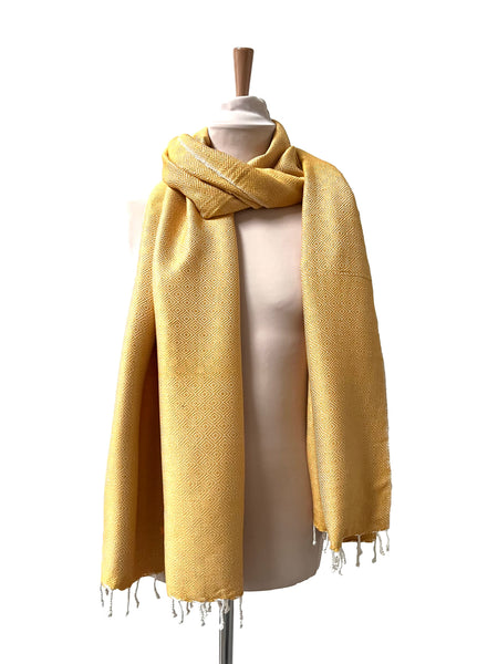 Le Grand Krama Chaud Epais Or dans son écrin en feuille de palmier - Homme