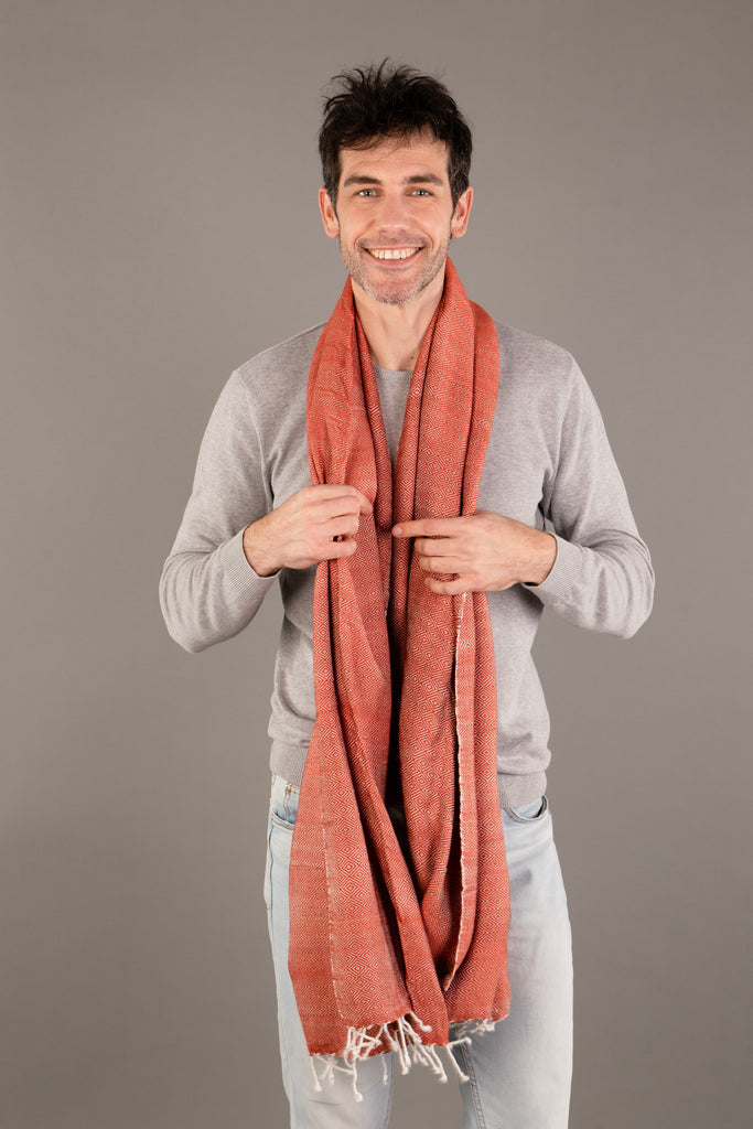 Le Grand Krama Chaud Noisette dans son écrin en feuille de palmier - Homme