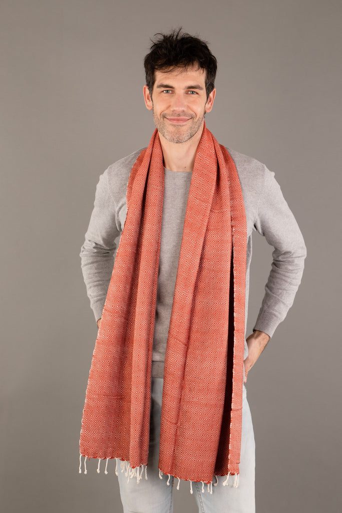 Le Grand Krama Chaud Epais Noisette dans son écrin en feuille de palmier - Homme