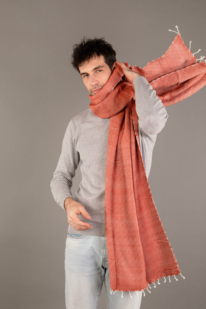 Le Grand Krama Chaud Epais Noisette dans son écrin en feuille de palmier - Homme