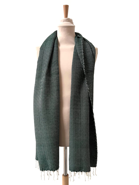 Le Grand Krama Chaud Vert Forêt dans son écrin en feuille de palmier - Homme