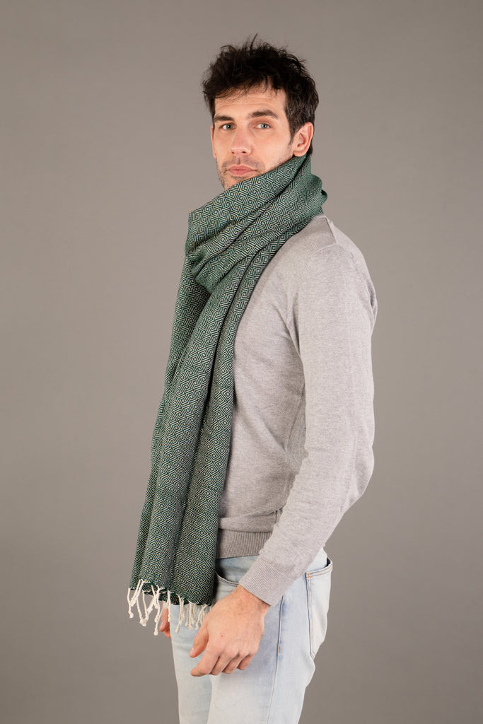 Le Grand Krama Chaud Epais Vert Forêt dans son écrin en feuille de palmier - Homme