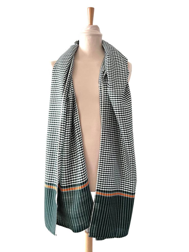 Le Grand Krama Origine Olive dans son écrin en feuille de palmier - Femme