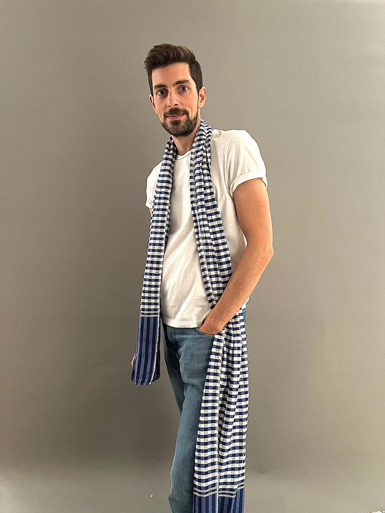 Le Grand Krama Pop Bleu dans son écrin en feuille de palmier - Homme