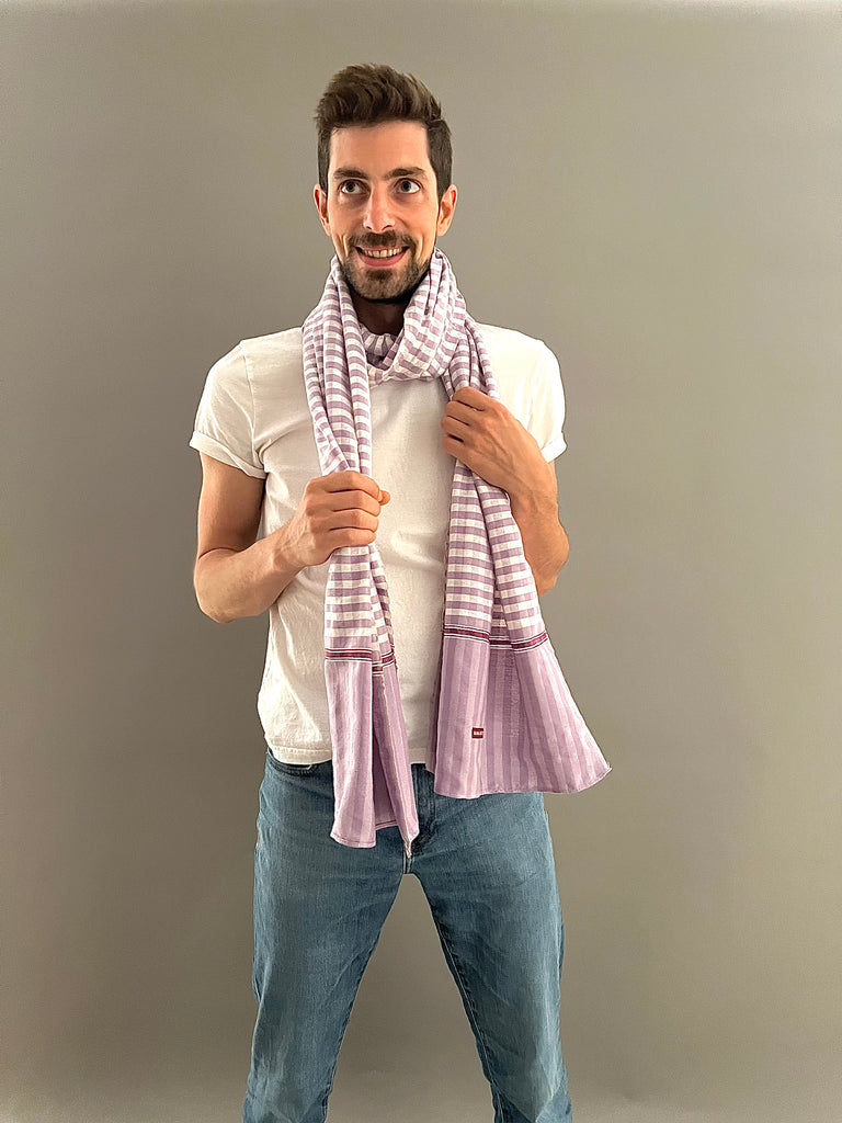 Le Grand Krama Pop Violet dans son écrin en feuille de palmier - Homme