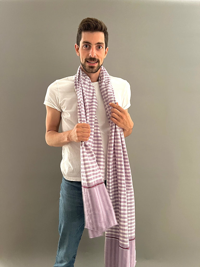 Le Grand Krama Pop Violet dans son écrin en feuille de palmier - Homme