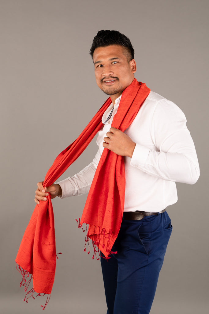 Le Grand Krama Brut Orangé dans son écrin en feuille de palmier - Homme